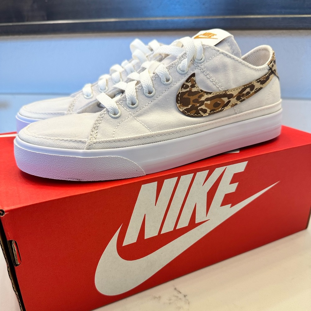 Wmns Court Legacy Canvas 'Leopard'